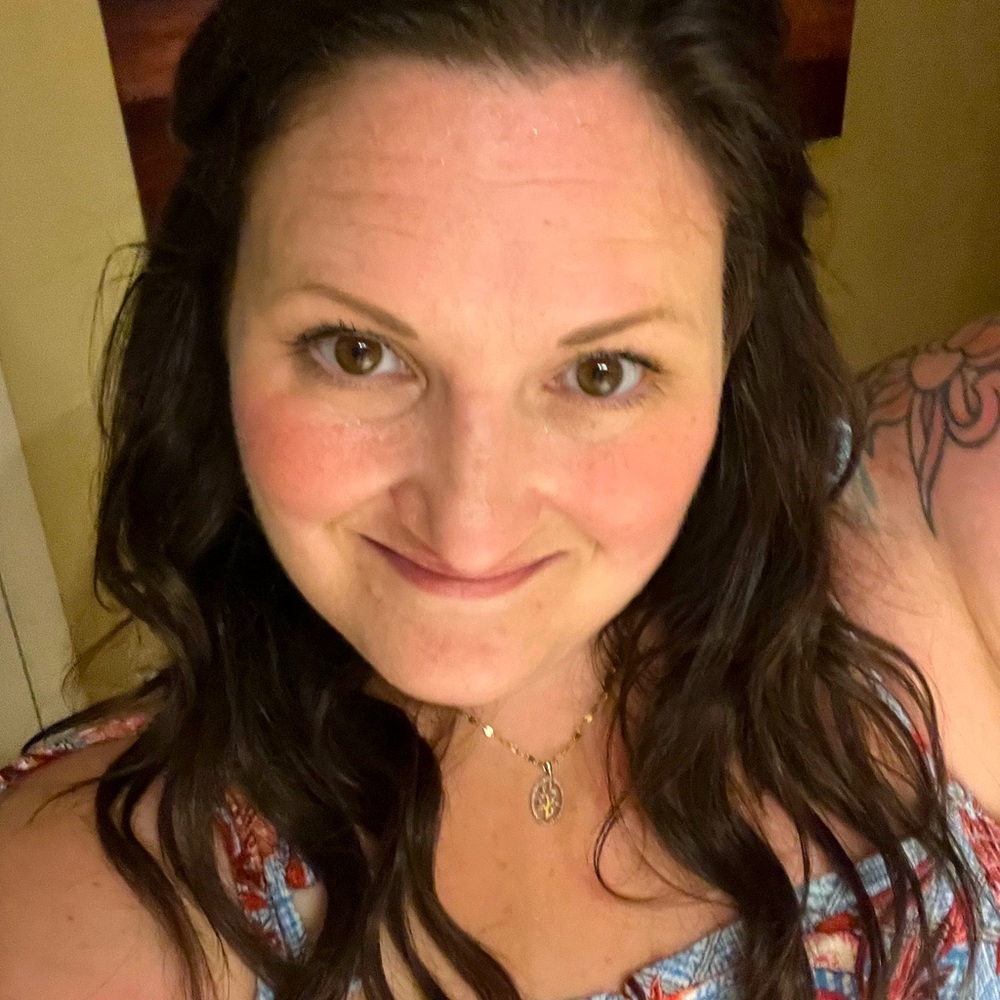 Meet your Posher, Elizabeth